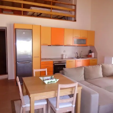 ορεινή μονοκατοικία στα χαλκιάνικα - ζαρούχλα - λίμνη τσιβλού Chalkianika