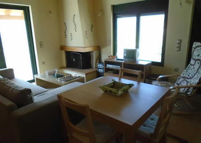 ορεινή μονοκατοικία στα χαλκιάνικα - ζαρούχλα - λίμνη τσιβλού