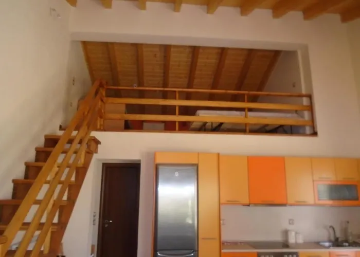 ορεινή μονοκατοικία στα χαλκιάνικα - ζαρούχλα - λίμνη τσιβλού *